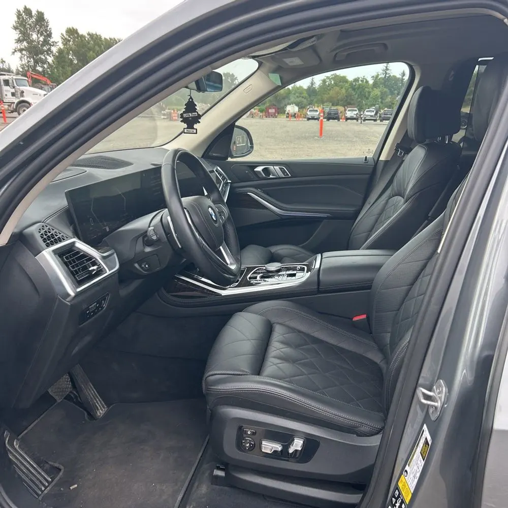 2023 BMW X7 xDrive40i