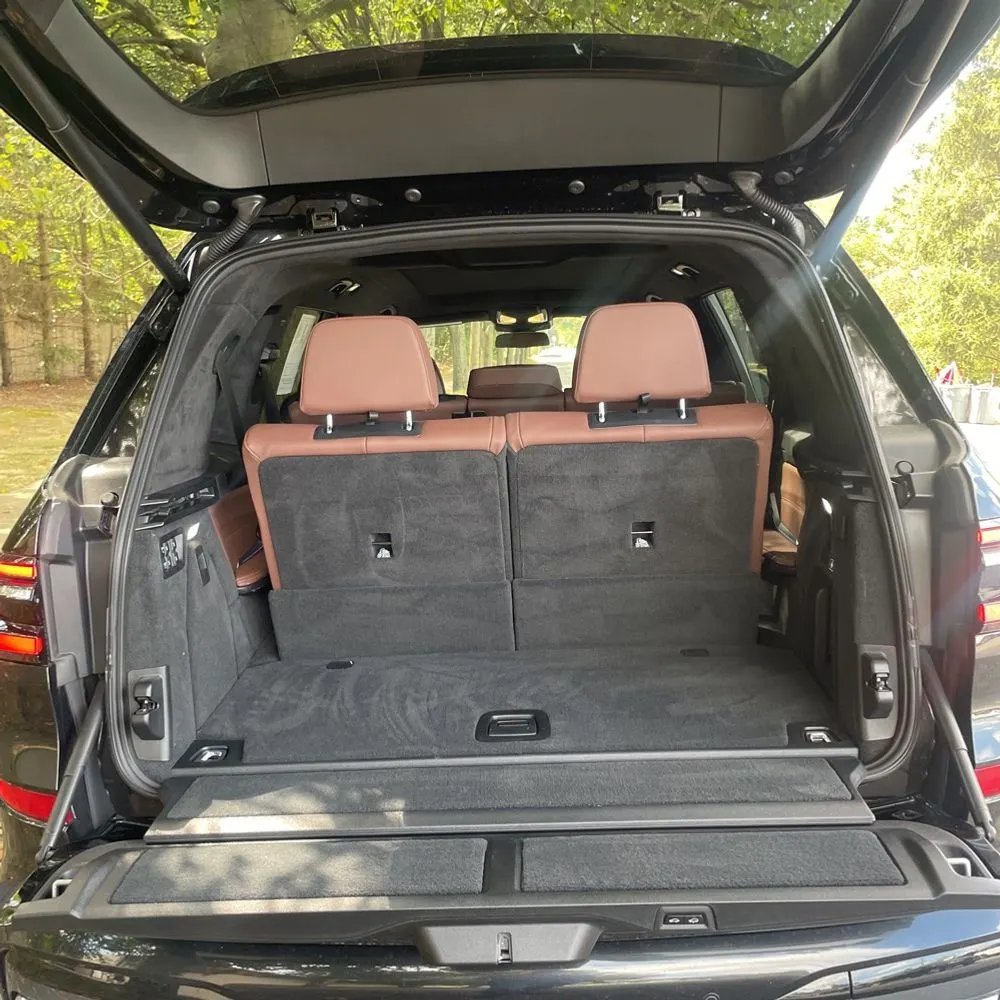 2023 BMW X7 M60i