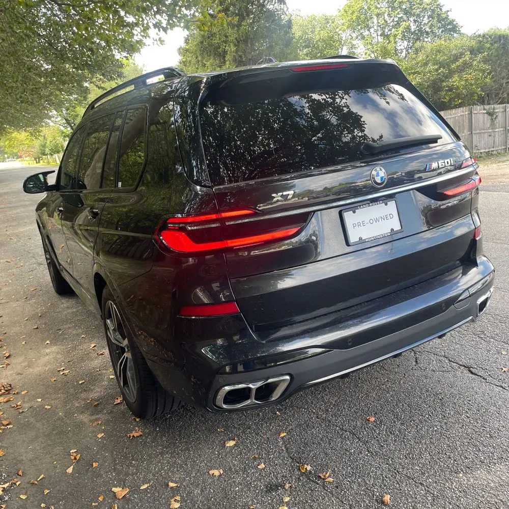 2023 BMW X7 M60i