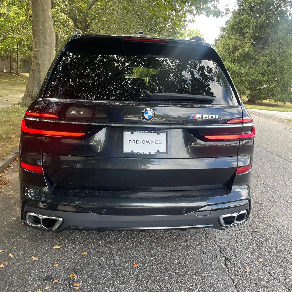 2023 BMW X7 M60i