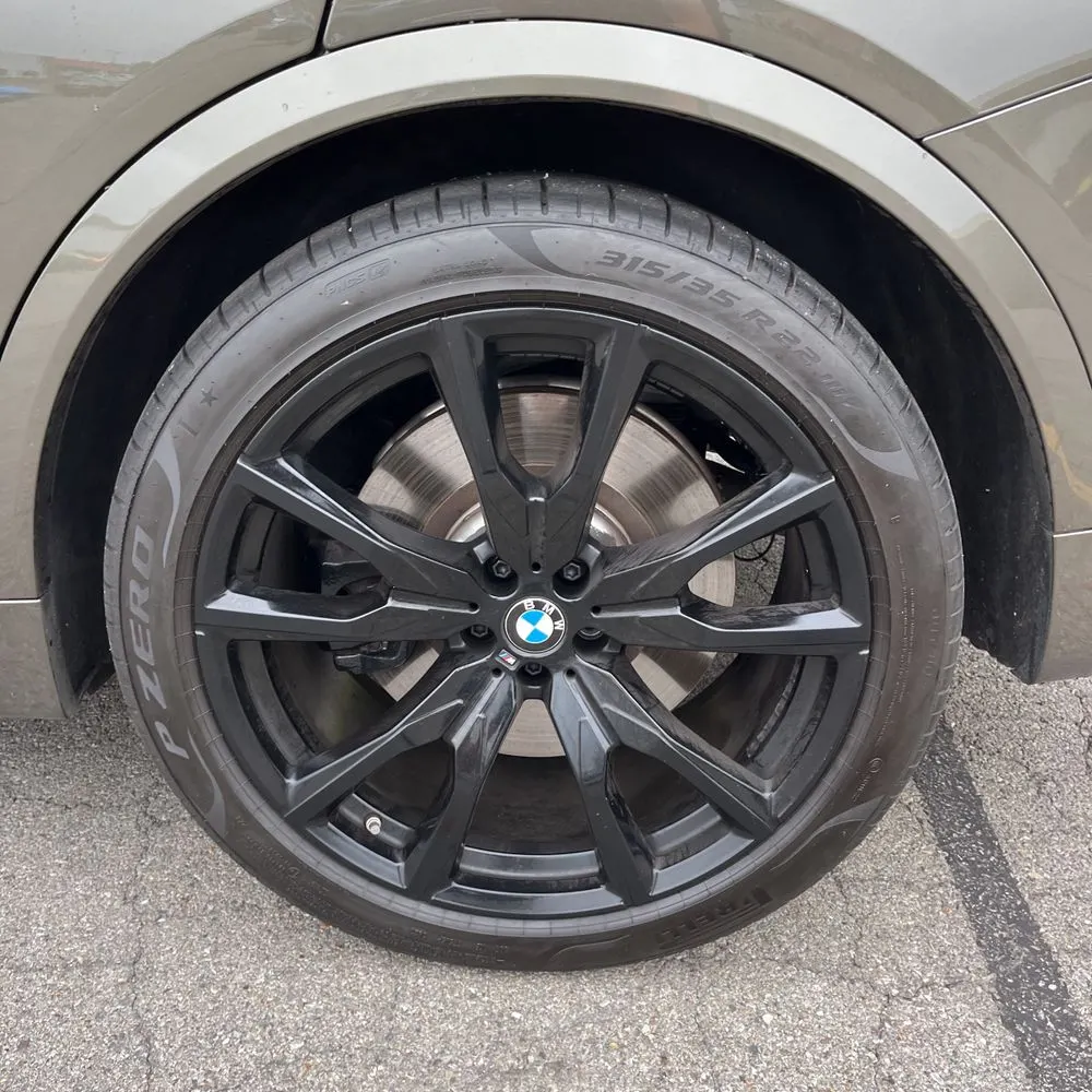 2024 BMW X7 M60i