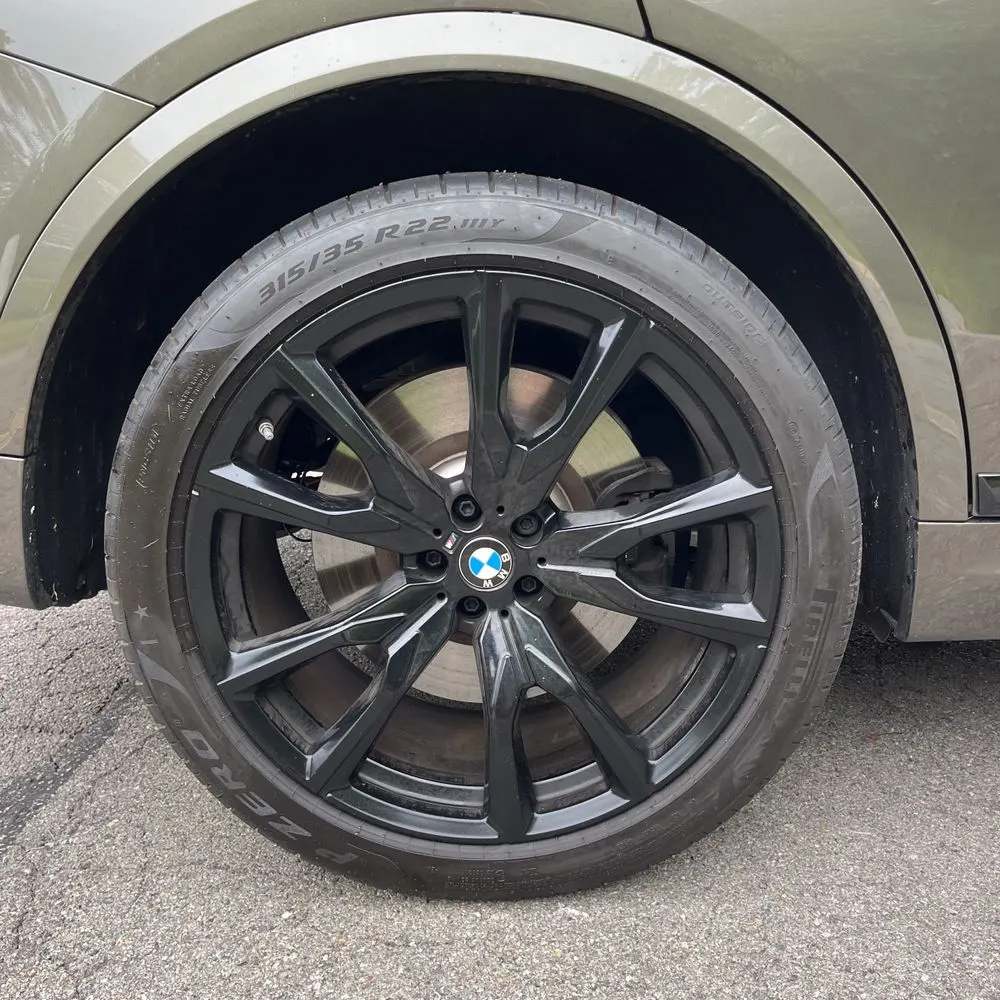 2024 BMW X7 M60i