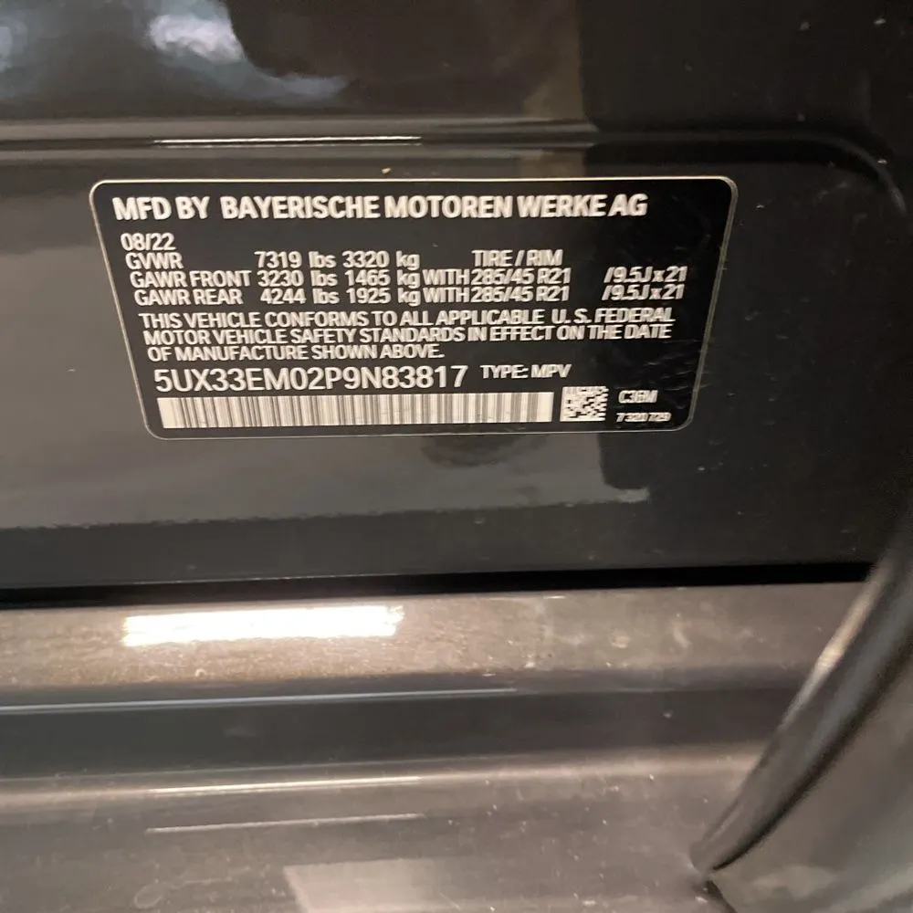 2023 BMW X7 M60i