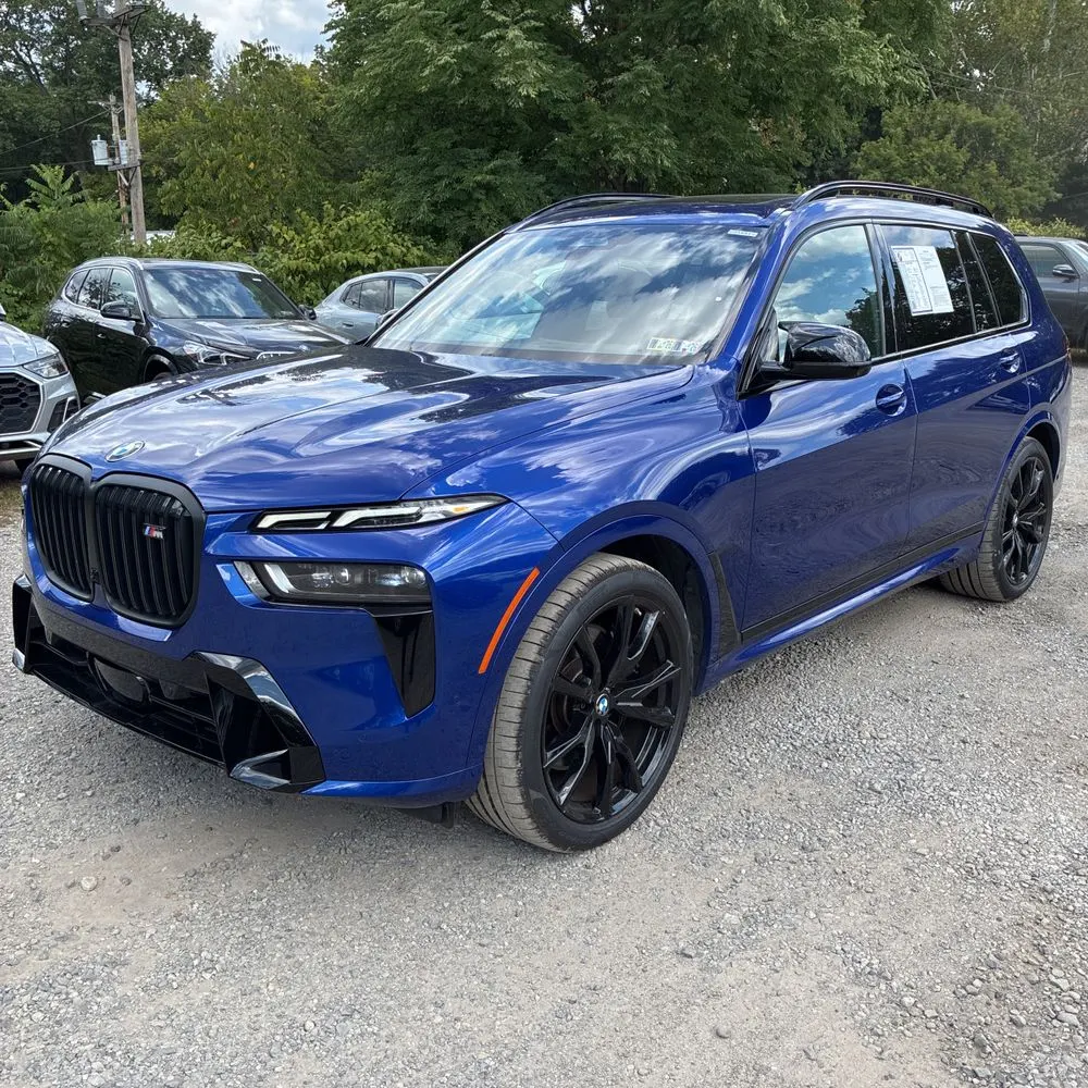2023 BMW X7 M60i