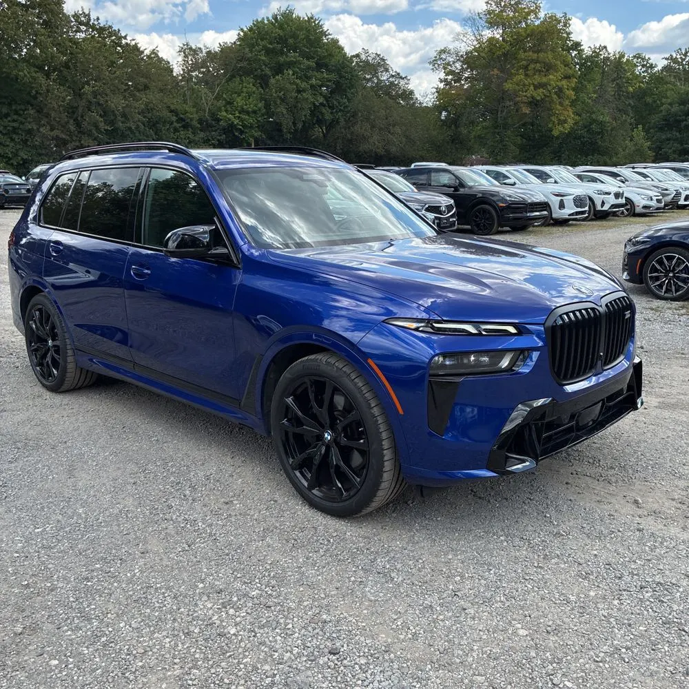 2023 BMW X7 M60i
