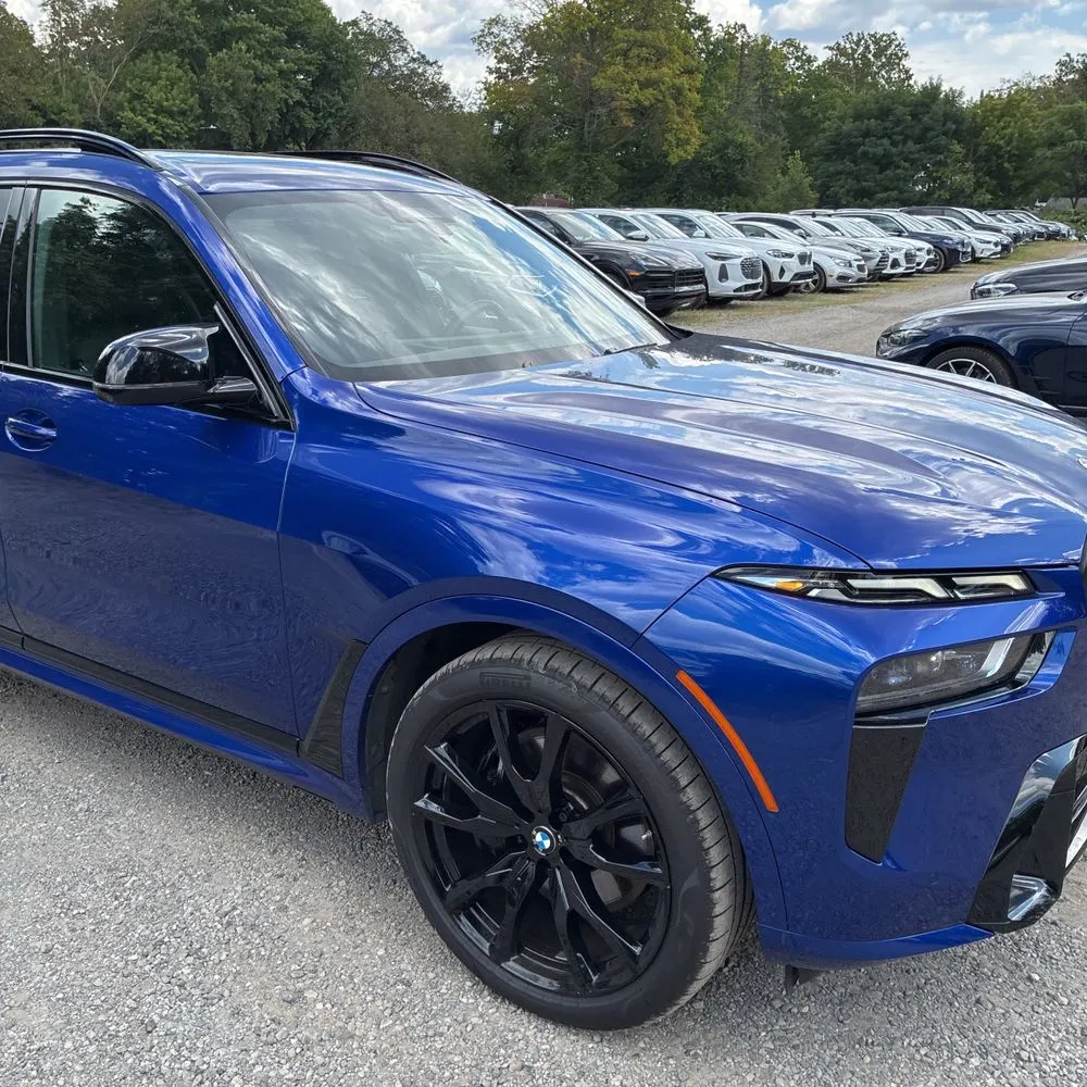 2023 BMW X7 M60i