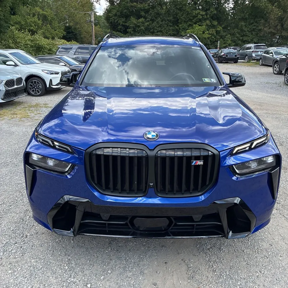 2023 BMW X7 M60i