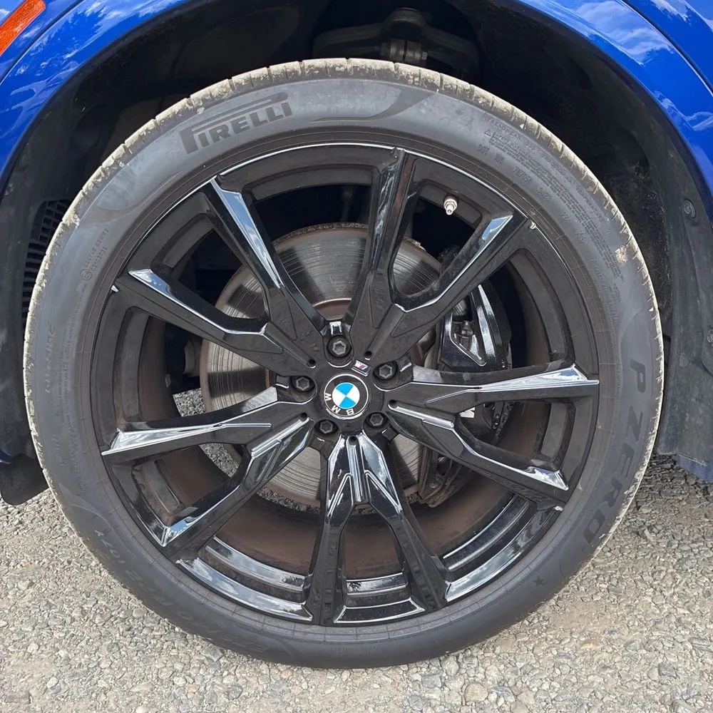 2023 BMW X7 M60i