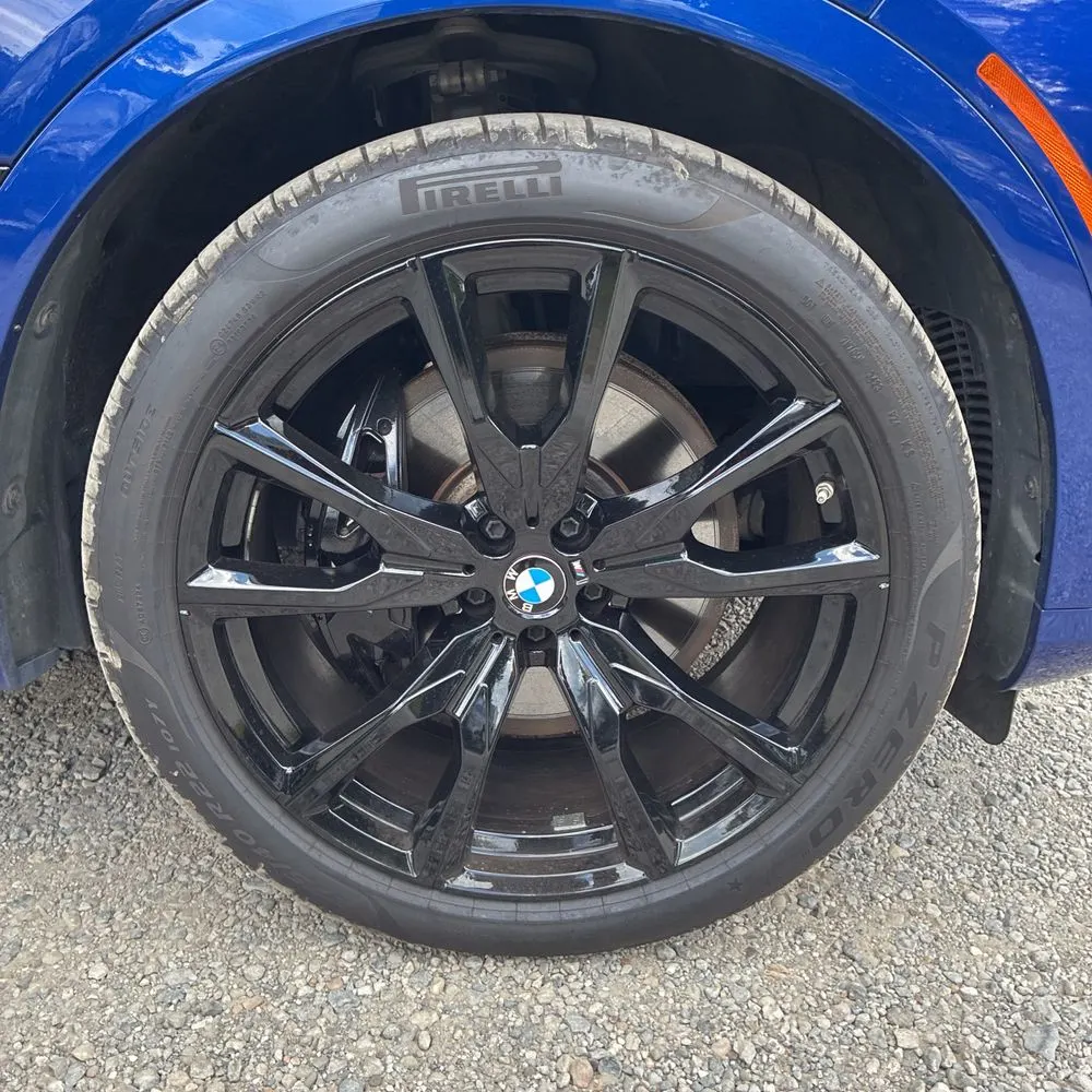 2023 BMW X7 M60i
