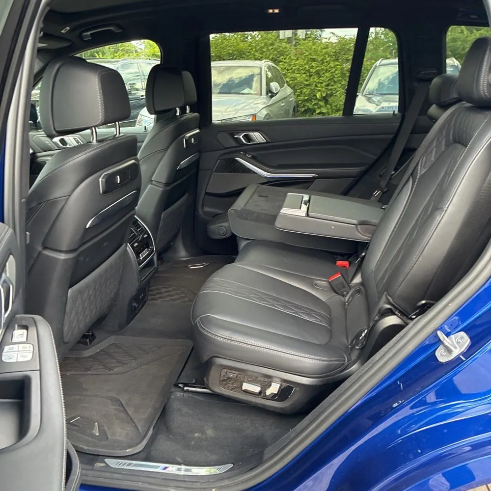 2023 BMW X7 M60i