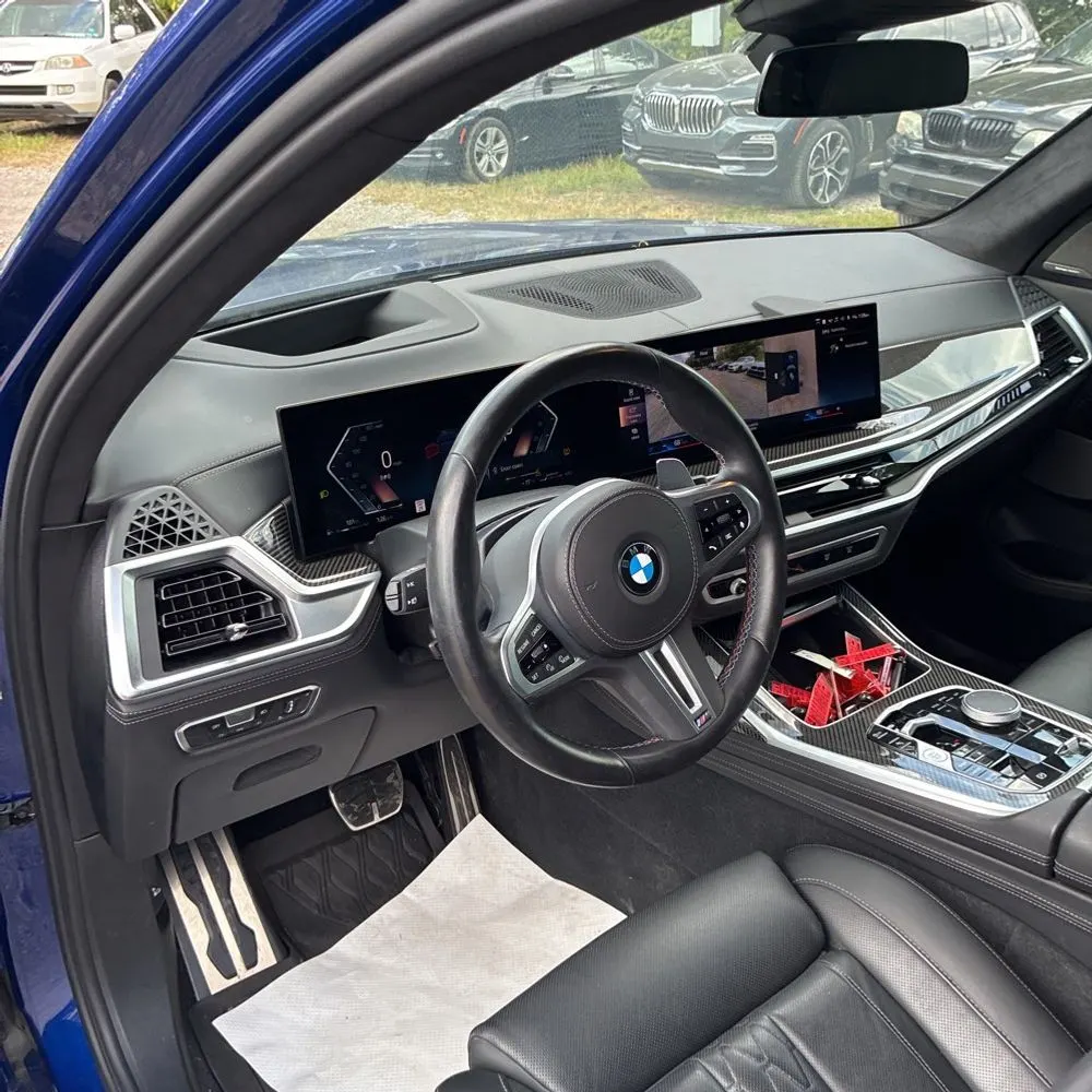 2023 BMW X7 M60i
