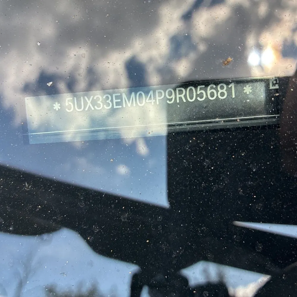2023 BMW X7 M60i