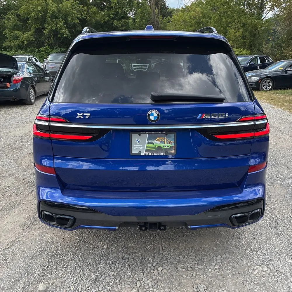 2023 BMW X7 M60i