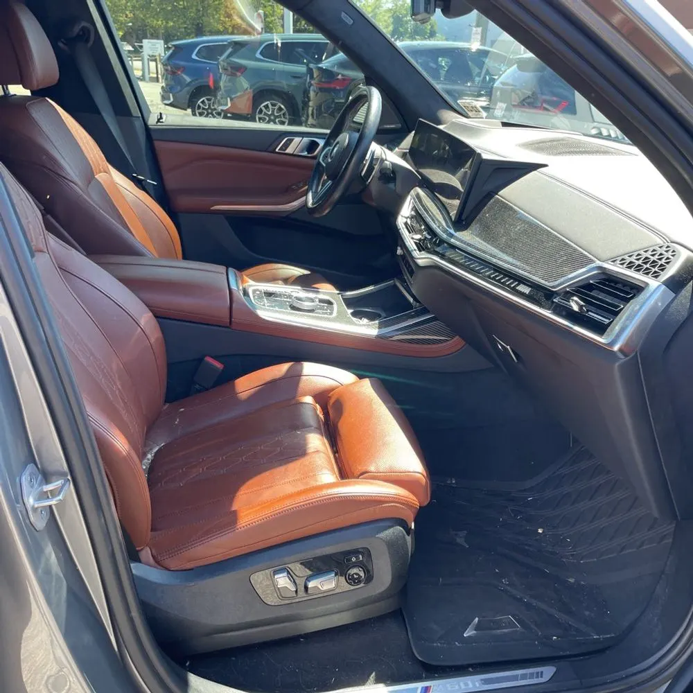 2023 BMW X7 M60i