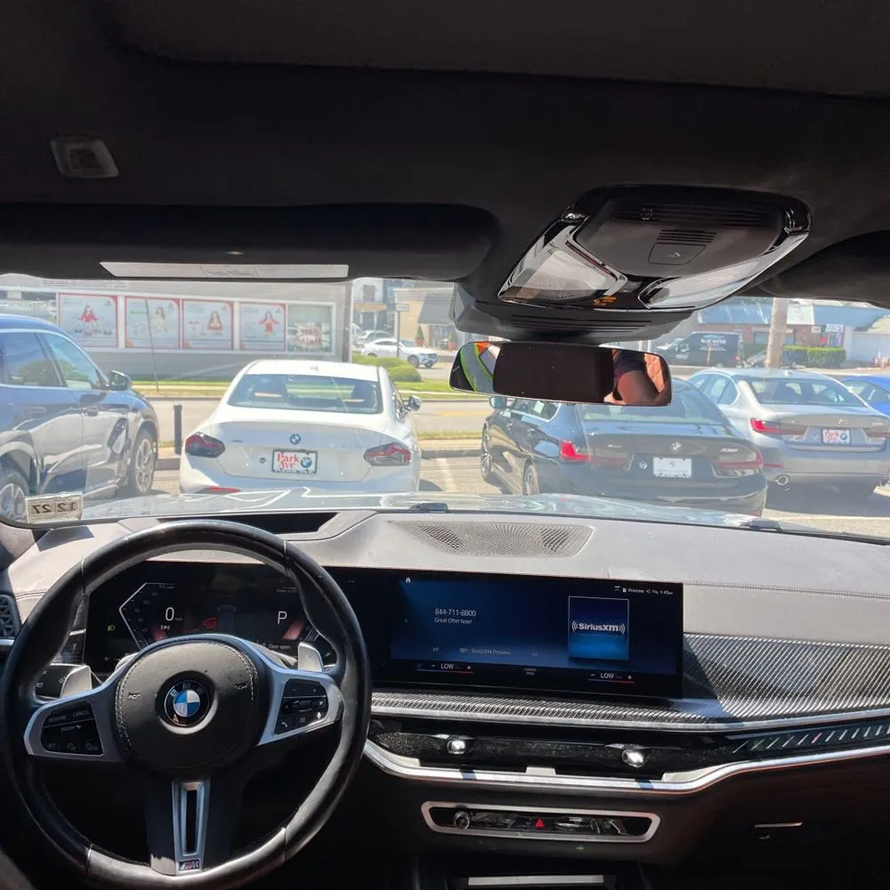 2023 BMW X7 M60i
