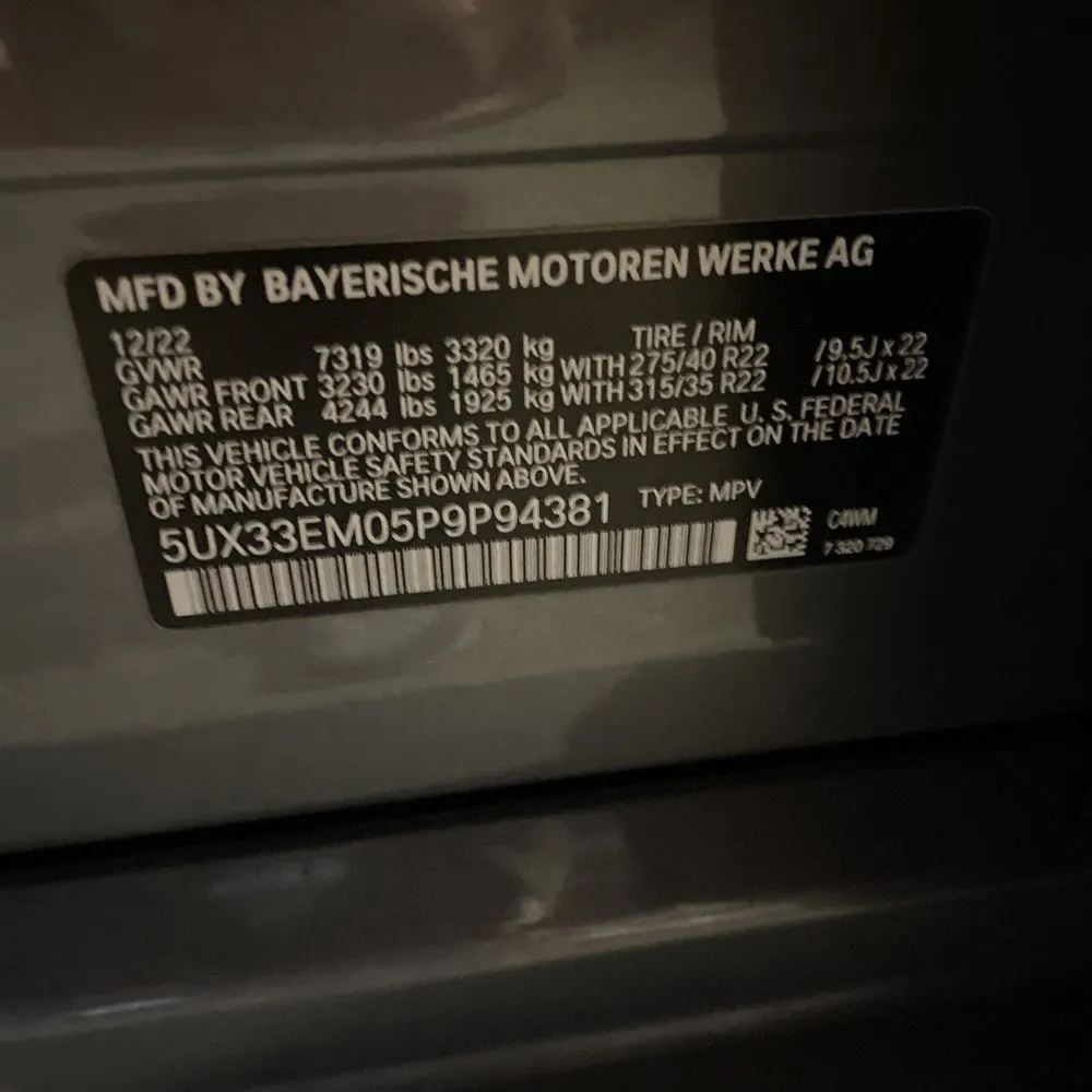 2023 BMW X7 M60i