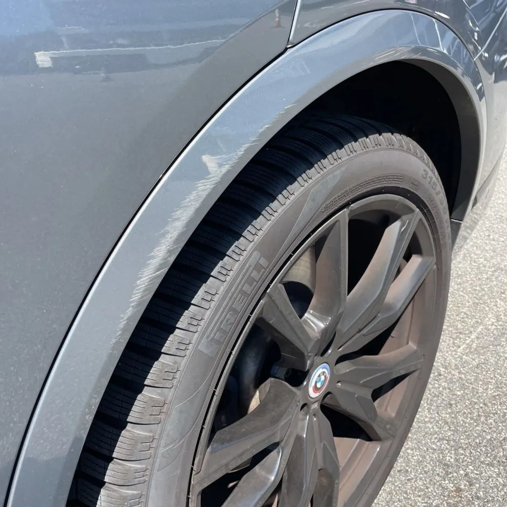 2023 BMW X7 M60i