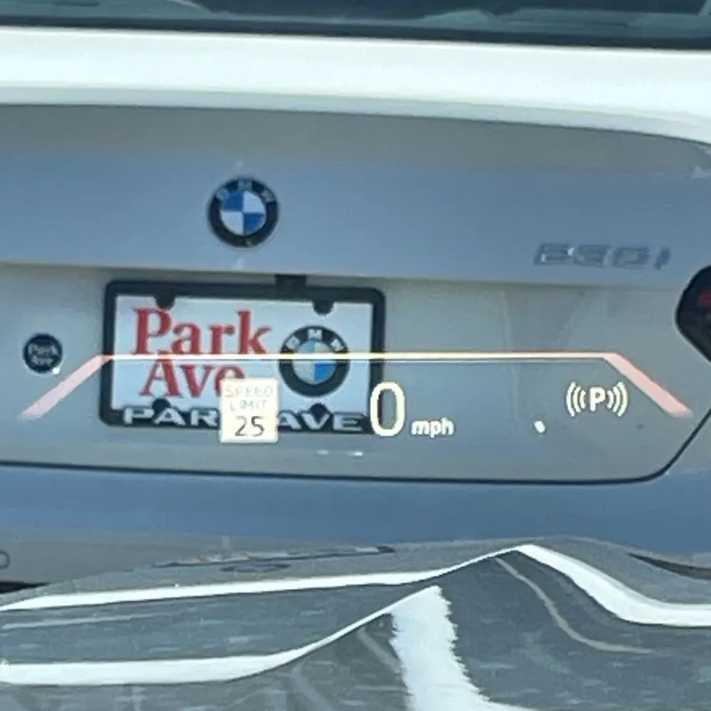 2023 BMW X7 M60i