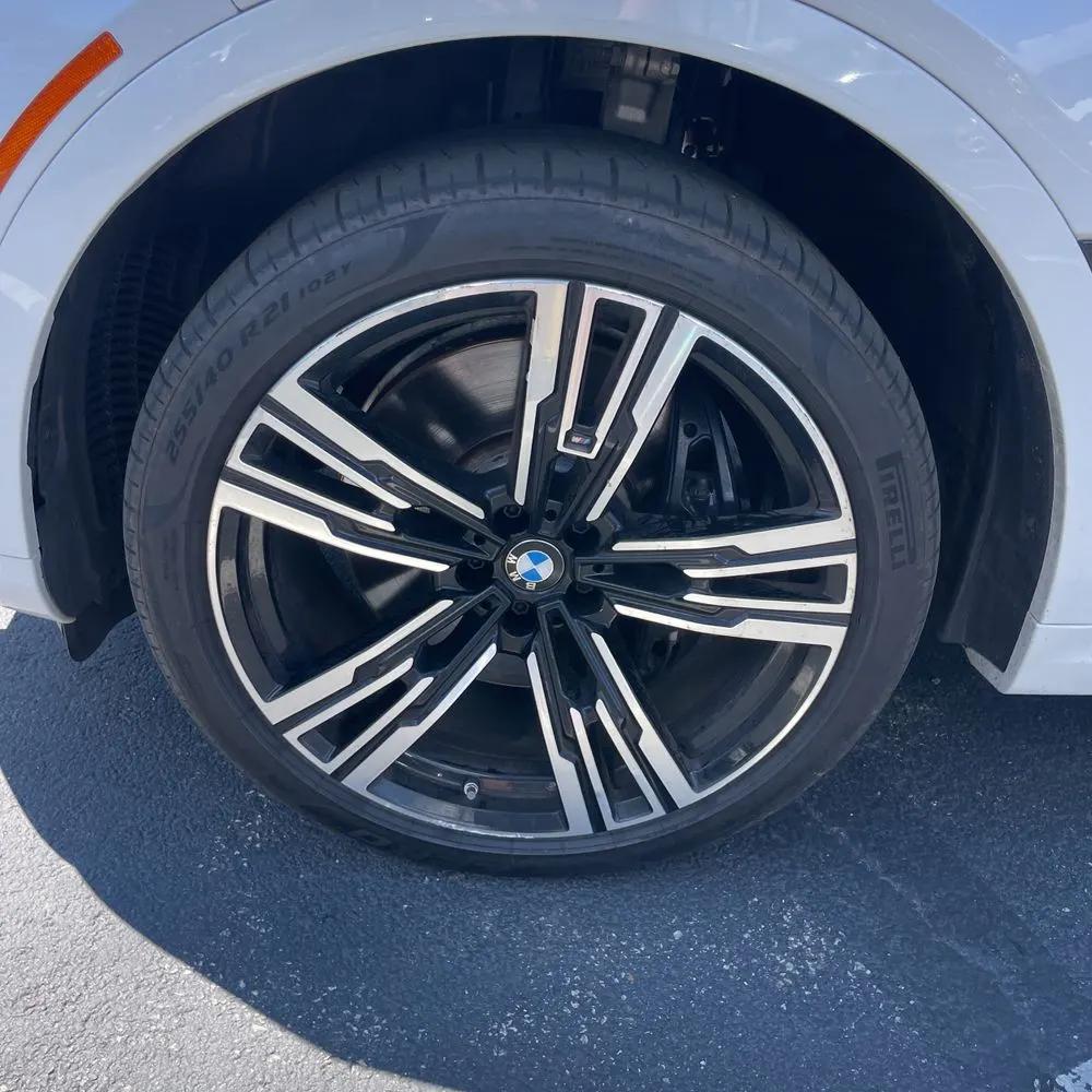 2024 BMW X7 M60i