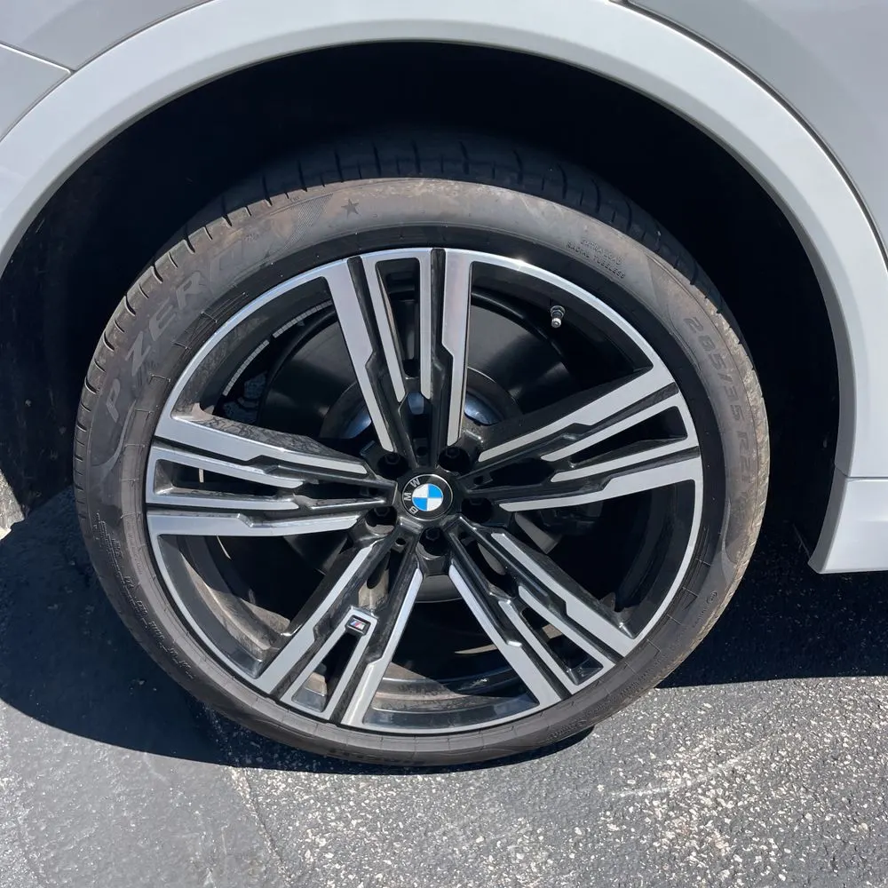 2024 BMW X7 M60i