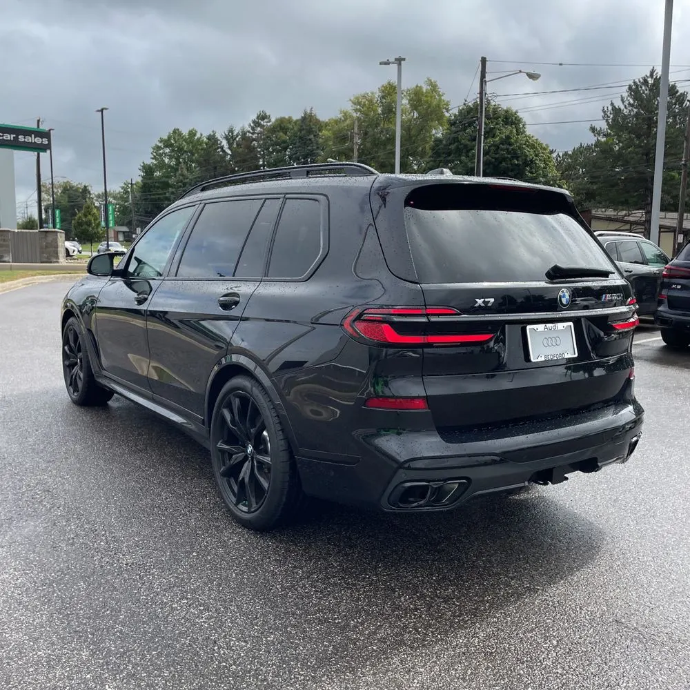 2024 BMW X7 M60i