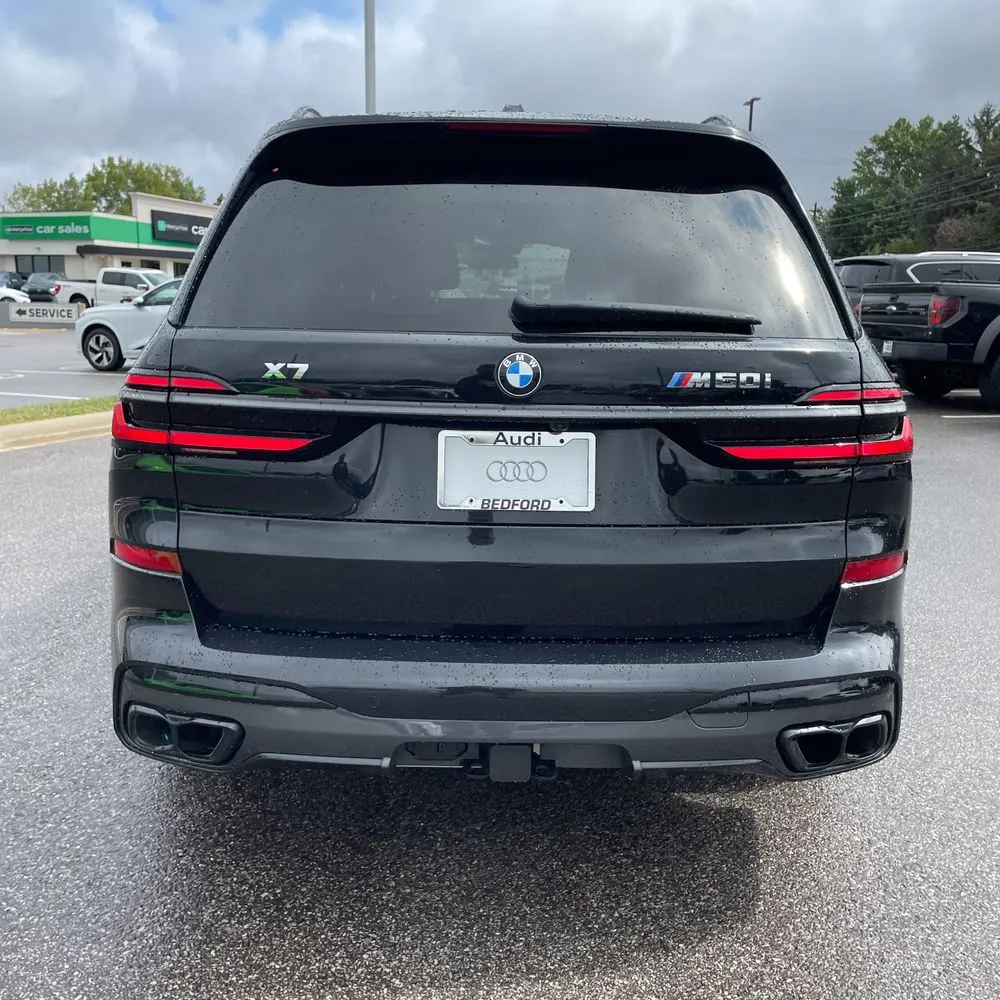 2024 BMW X7 M60i