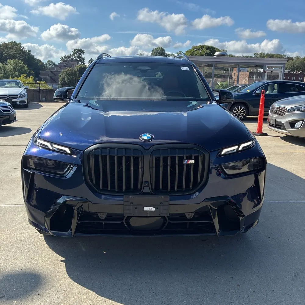 2023 BMW X7 M60i