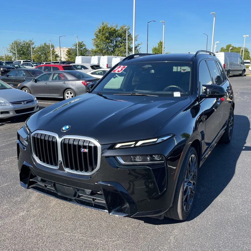 2023 BMW X7 M60i
