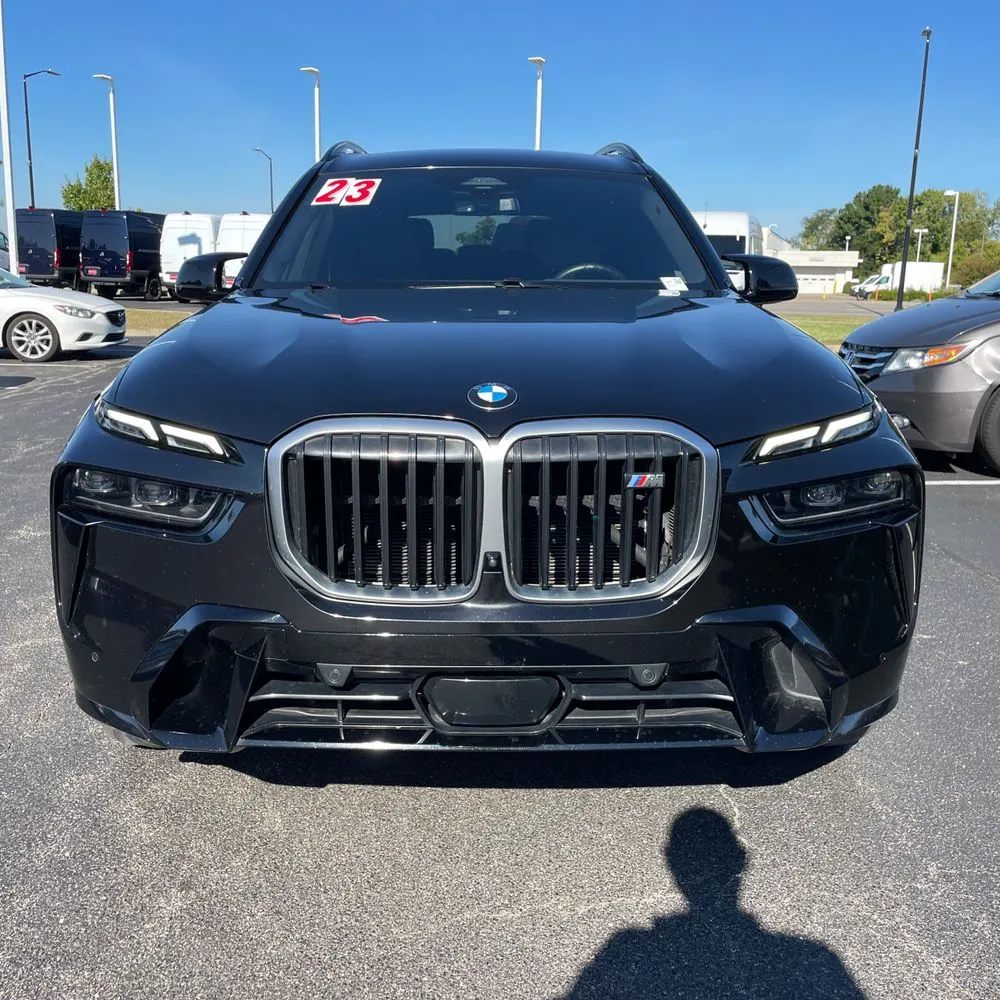 2023 BMW X7 M60i