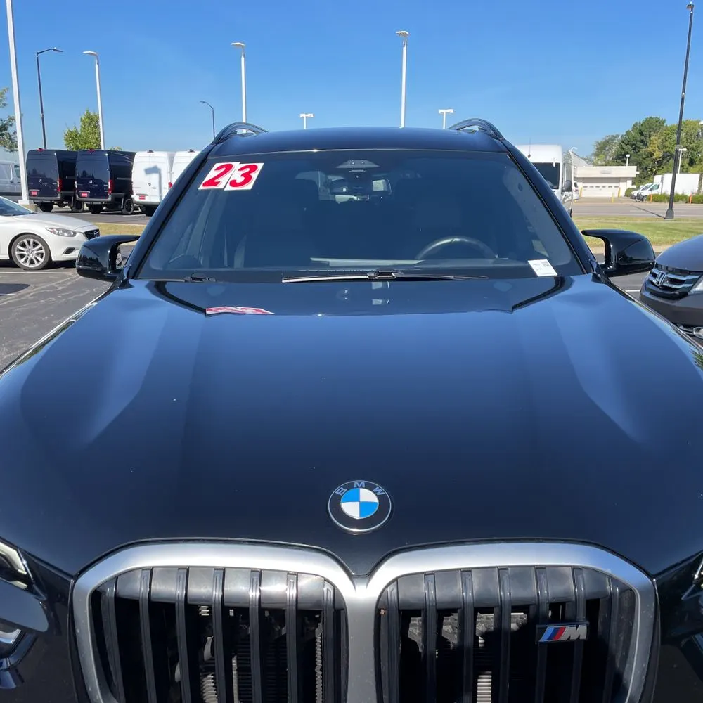 2023 BMW X7 M60i