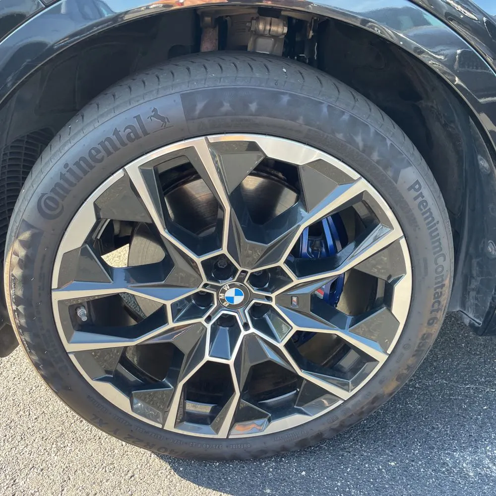 2023 BMW X7 M60i