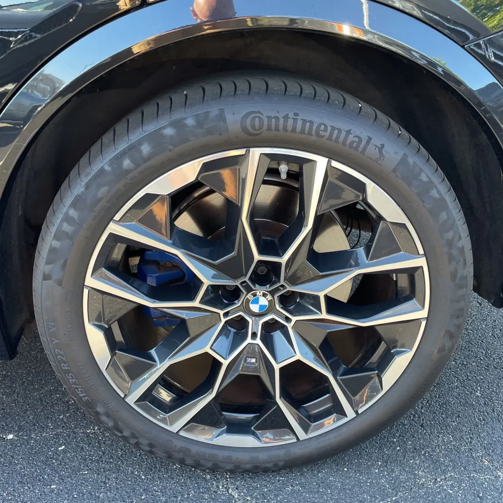 2023 BMW X7 M60i