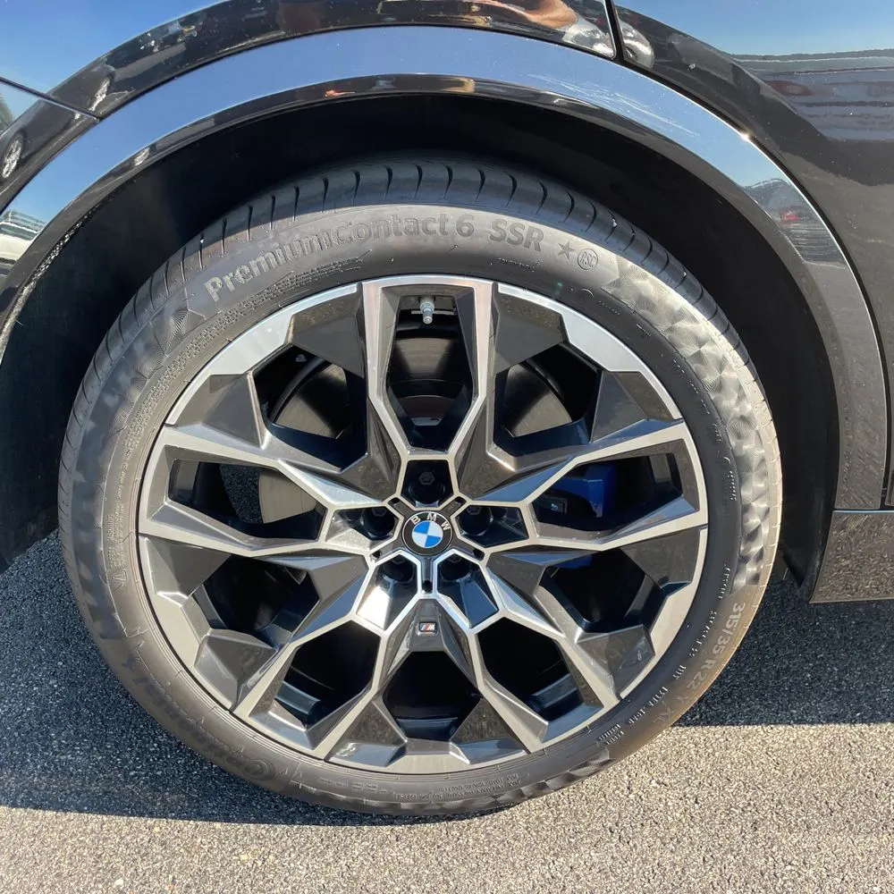 2023 BMW X7 M60i