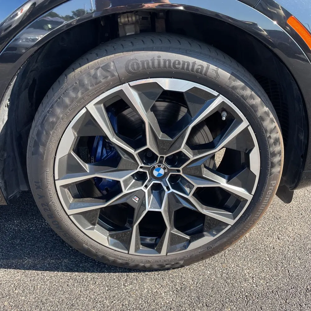 2023 BMW X7 M60i
