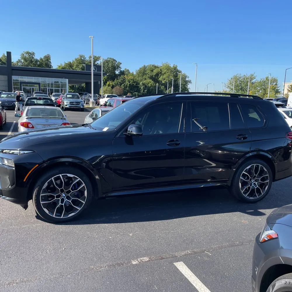 2023 BMW X7 M60i