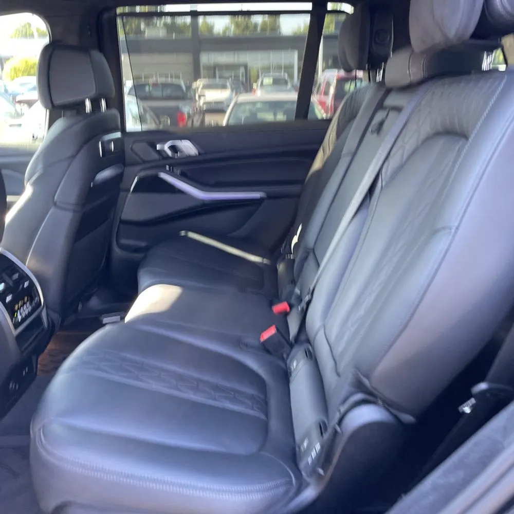 2023 BMW X7 M60i