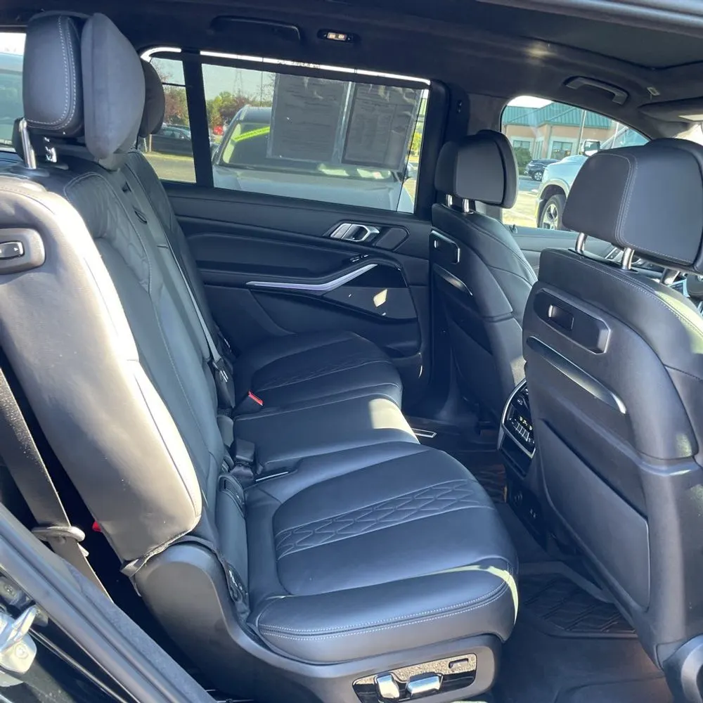 2023 BMW X7 M60i