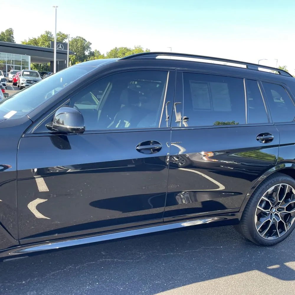 2023 BMW X7 M60i