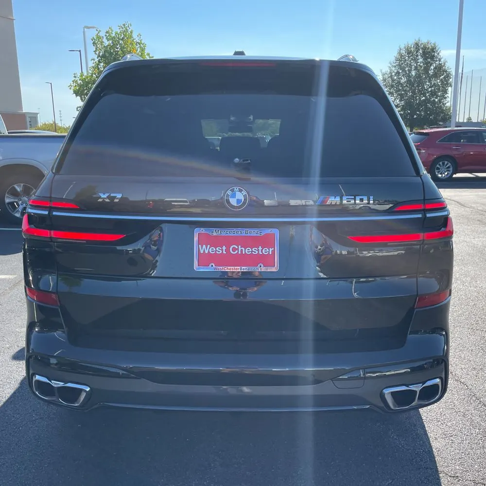 2023 BMW X7 M60i