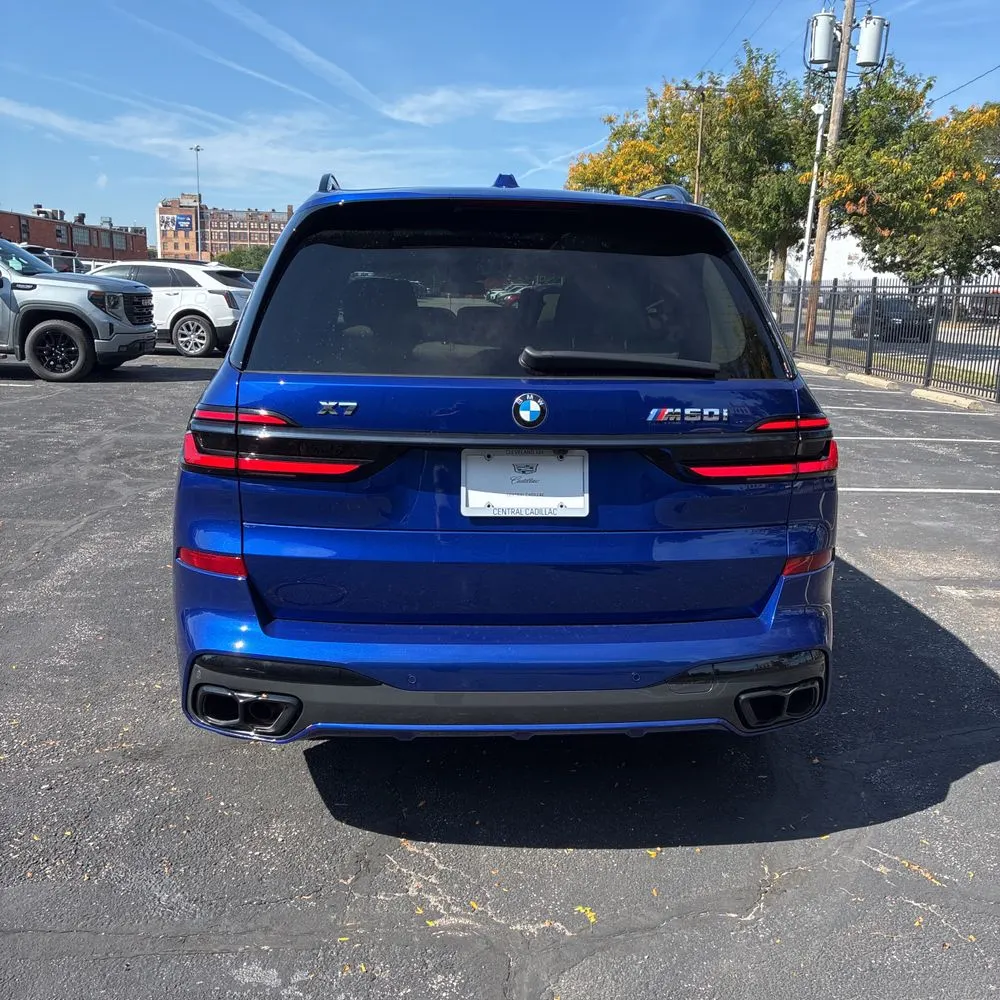 2024 BMW X7 M60i