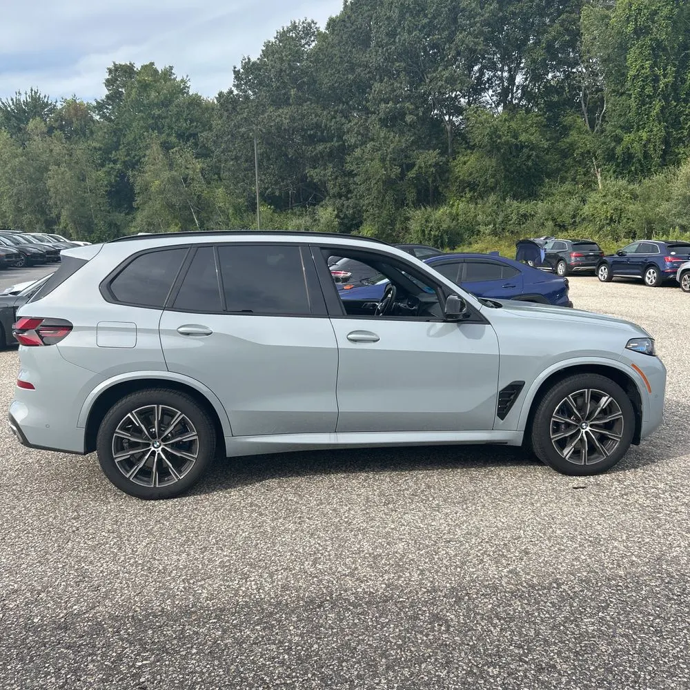 2024 BMW X5 M60i