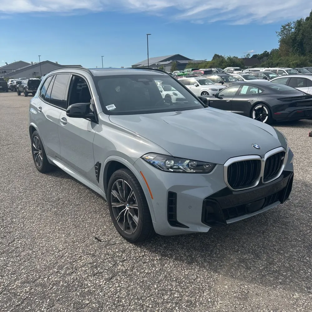 2024 BMW X5 M60i