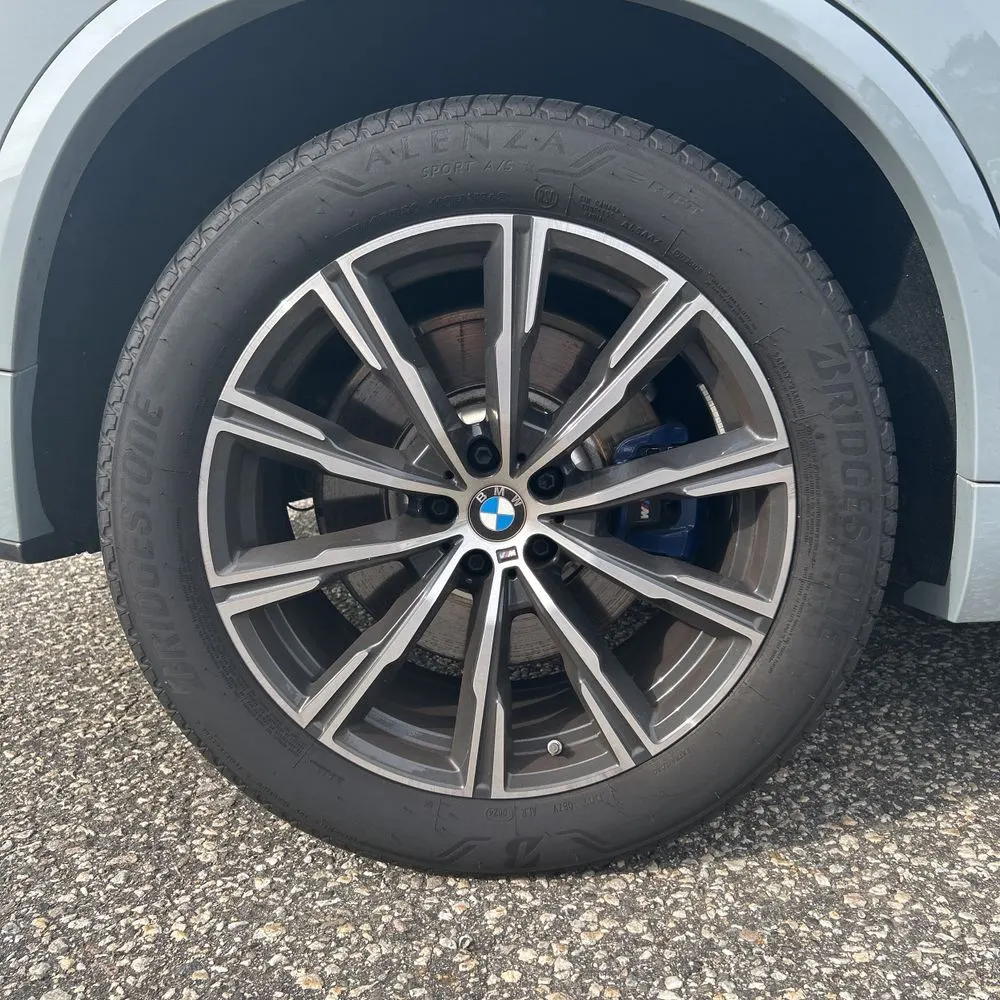 2024 BMW X5 M60i
