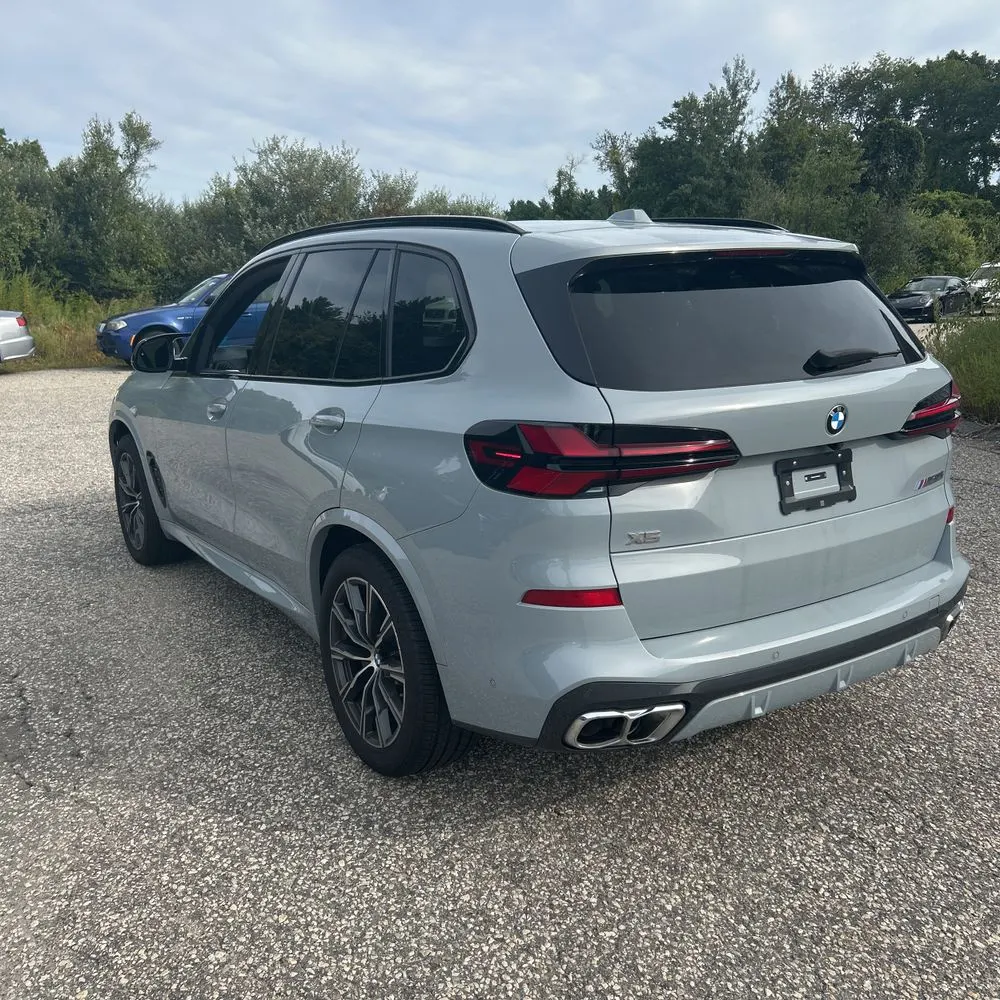 2024 BMW X5 M60i