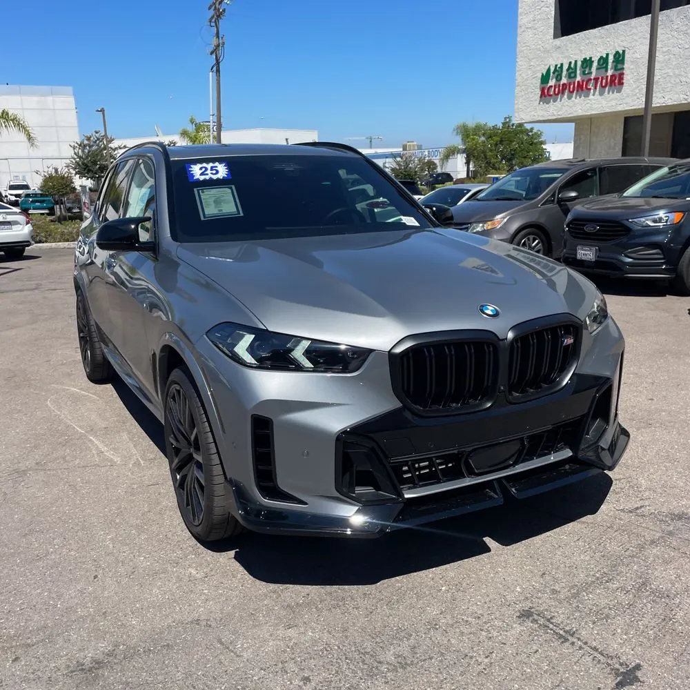 2025 BMW X5 M60i