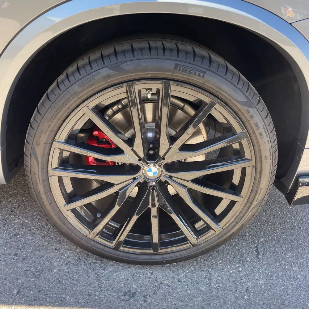 2025 BMW X5 M60i