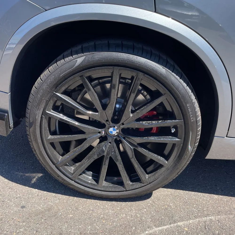 2025 BMW X5 M60i