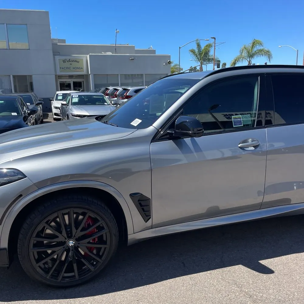 2025 BMW X5 M60i