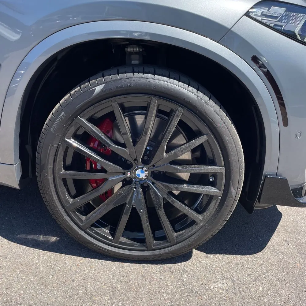 2025 BMW X5 M60i