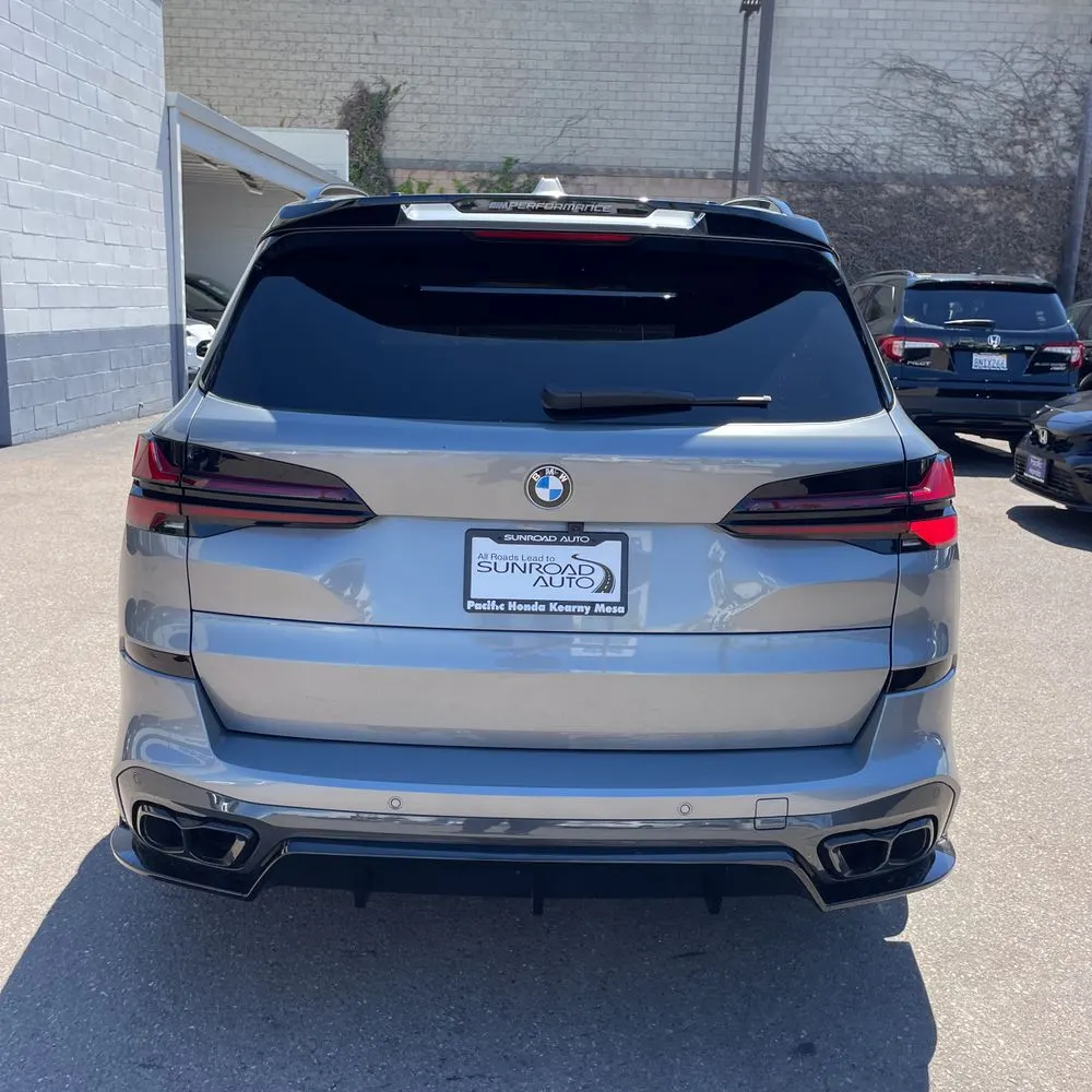 2025 BMW X5 M60i